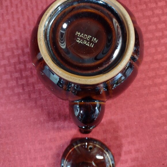 Hand-painted Ceramic Tea Pot – Brown, Gold, and Floral Design, Made in Japan - Picture 7 of 10